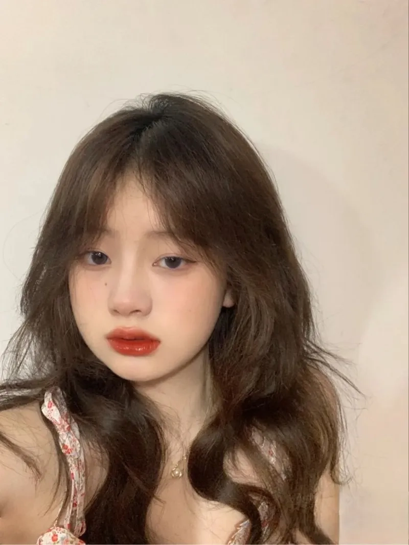 Thể hiện cá tính riêng biệt với kiểu nhuộm tóc nâu trà đen