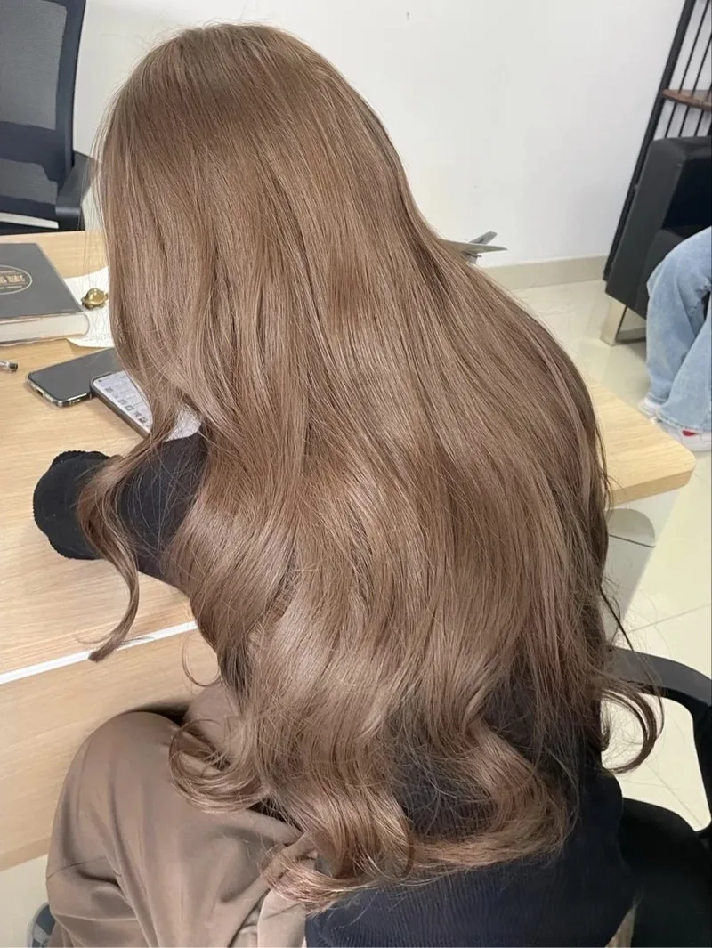 Tỏa sáng với nâu trà sữa ngọt ngào và thời thượng