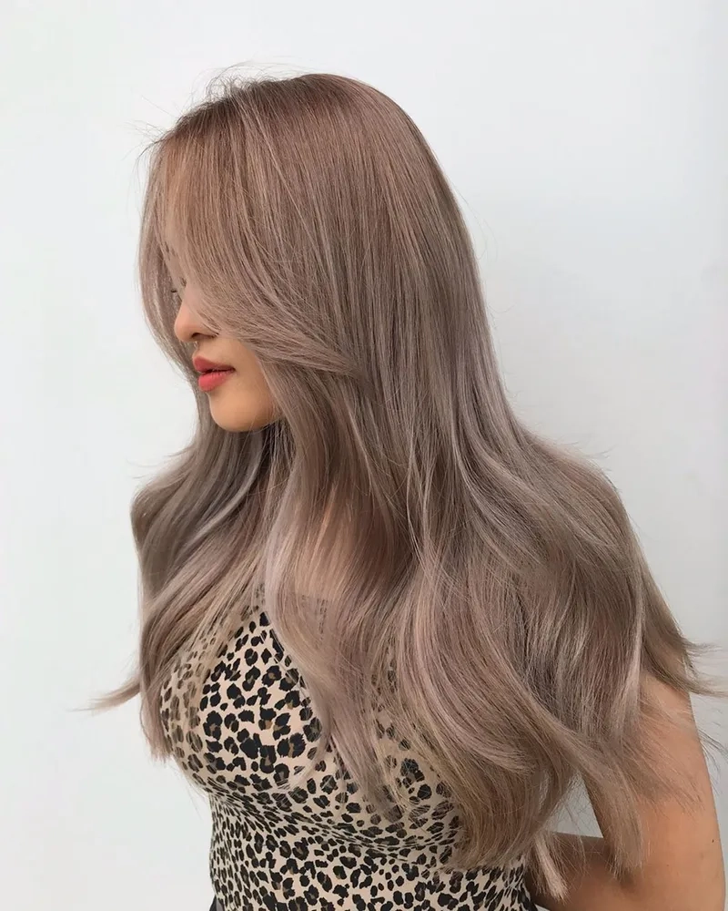 Màu nâu trà sữa không tẩy phong cách nhẹ nhàng và cuốn hút