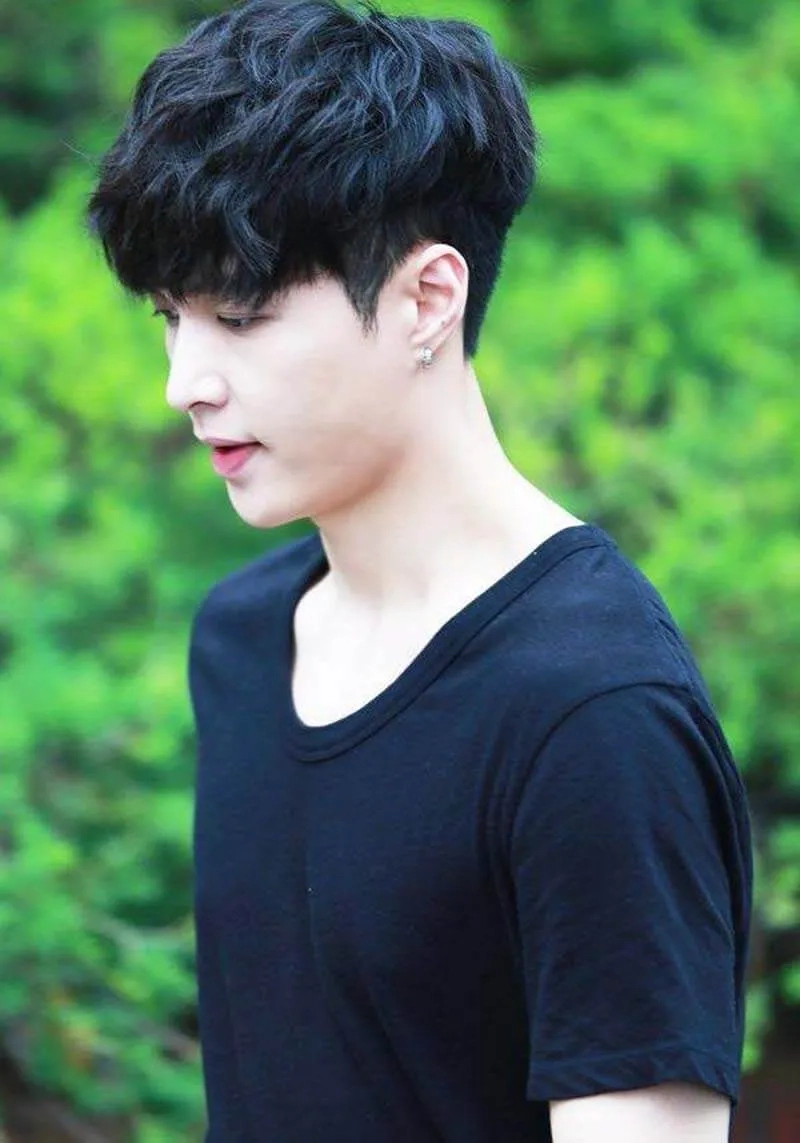 Màu nhuộm sáng da nam mang vibe mạnh mẽ