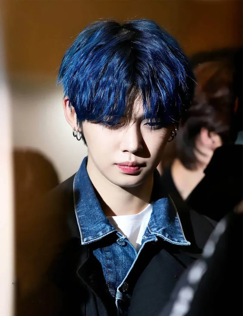 Màu tóc nam xanh đen phong cách phái mạnh