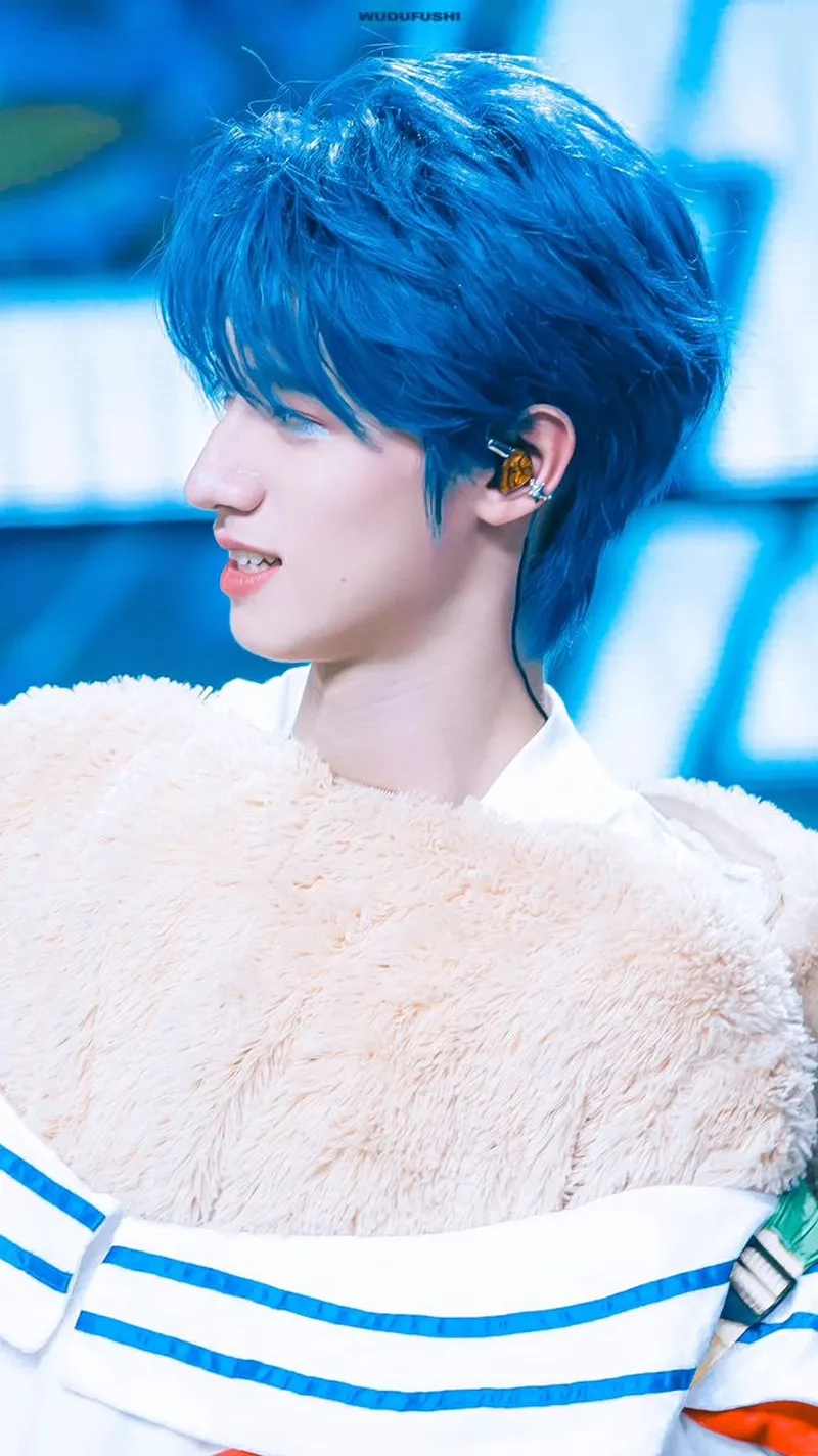 Khói xanh blue cho mái tóc cá tính khó cưỡng