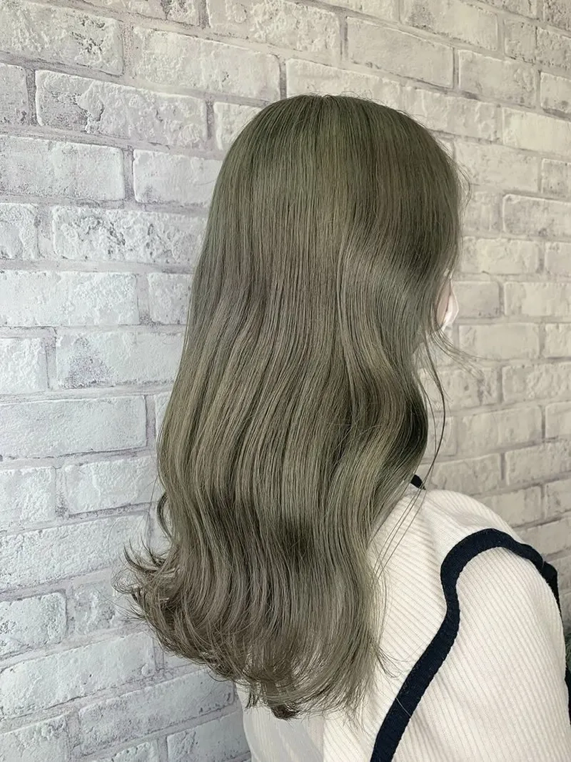 Màu tóc nhuộm xanh rêu khói lựa chọn cho cá tính mạnh