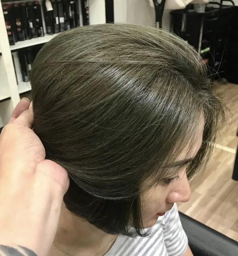 Màu nhuộm khói xanh mang đến vẻ đẹp hiện đại và sang trọng