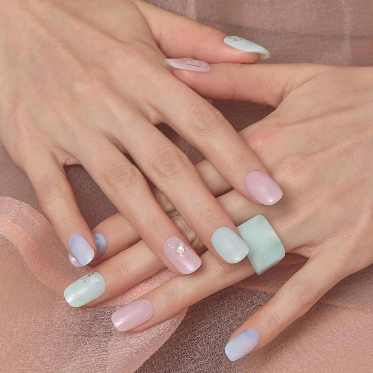 Những các hình vẽ móng tay đơn giản hot trend hiện nay