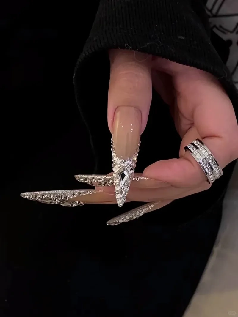 Xinh xắn và cá tính với nail xinh cá tính dễ thương