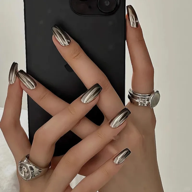 Đẹp và cá tính cùng nail đẹp cá tính tôn lên phong cách