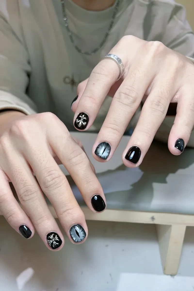 Tỏa sáng cùng những mẫu nail đẹp cá tính cho cô nàng cá tính