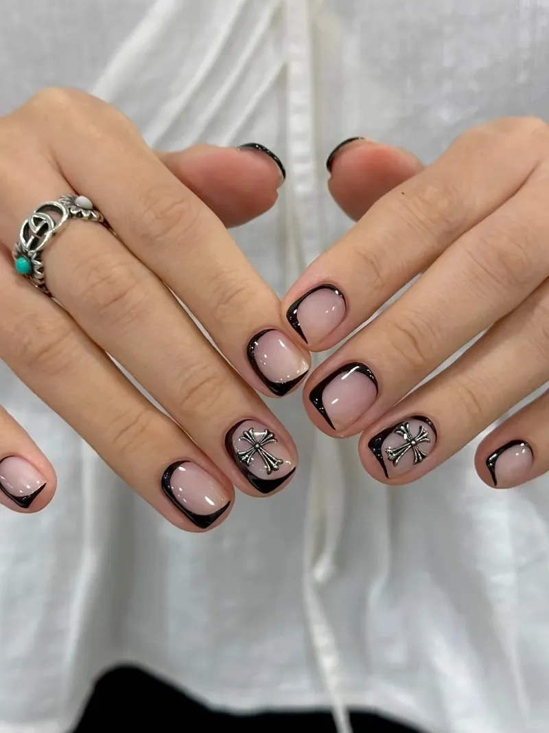 Tự tin và nổi bật với sơn móng tay cá tính thu hút