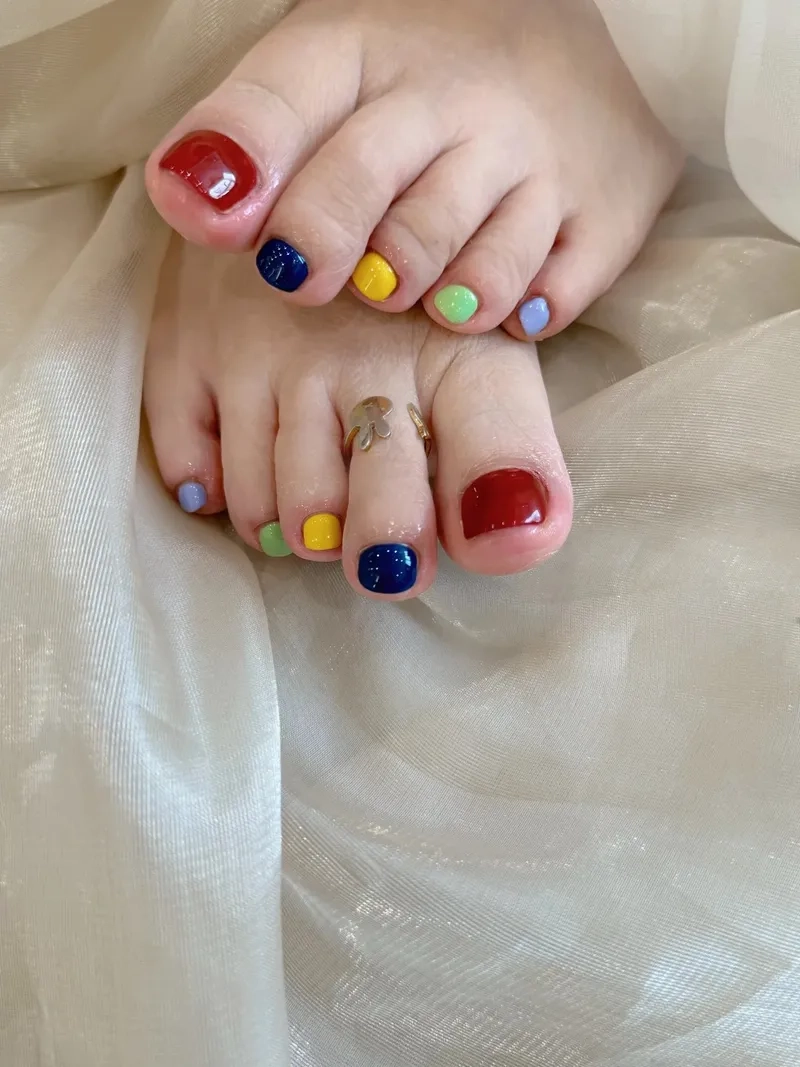 Tự tin mỗi bước đi với kiểu móng chân dễ thương