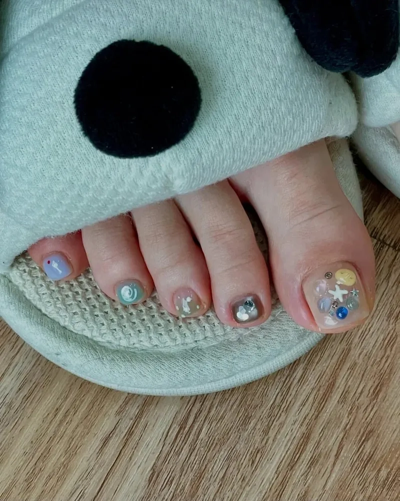 Nổi bật và trẻ trung với sơn móng chân cute