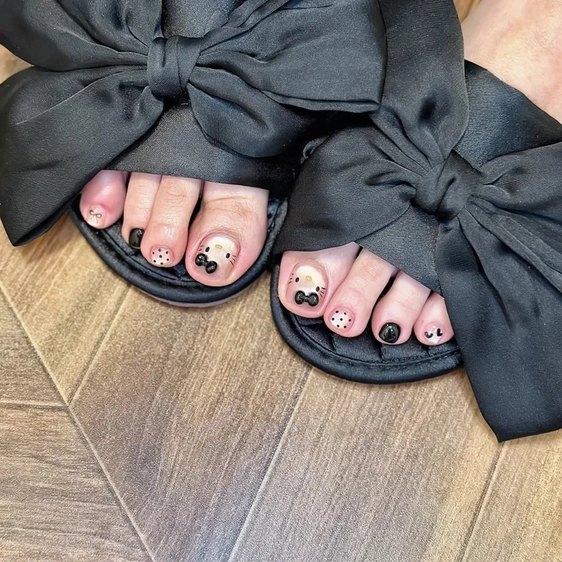 Đơn giản nhưng vẫn nổi bật với bộ nail cute