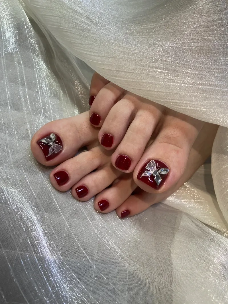 Sành điệu với bộ sưu tập sơn móng chân đỏ đẹp mới nhất