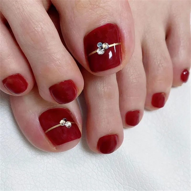 Bí kíp làm đẹp với mẫu nail chân đơn giản không lỗi mốt