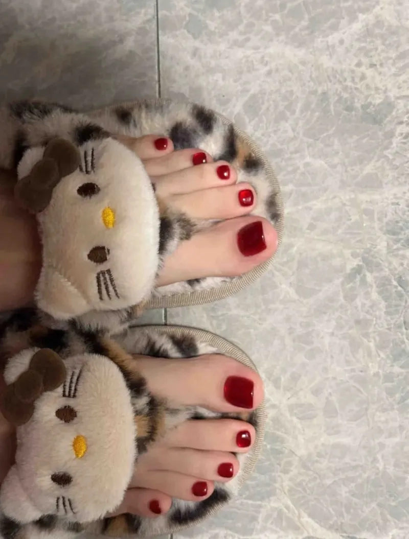 Sành điệu với mẫu móng chân vẽ đơn giản cho nàng tinh tế