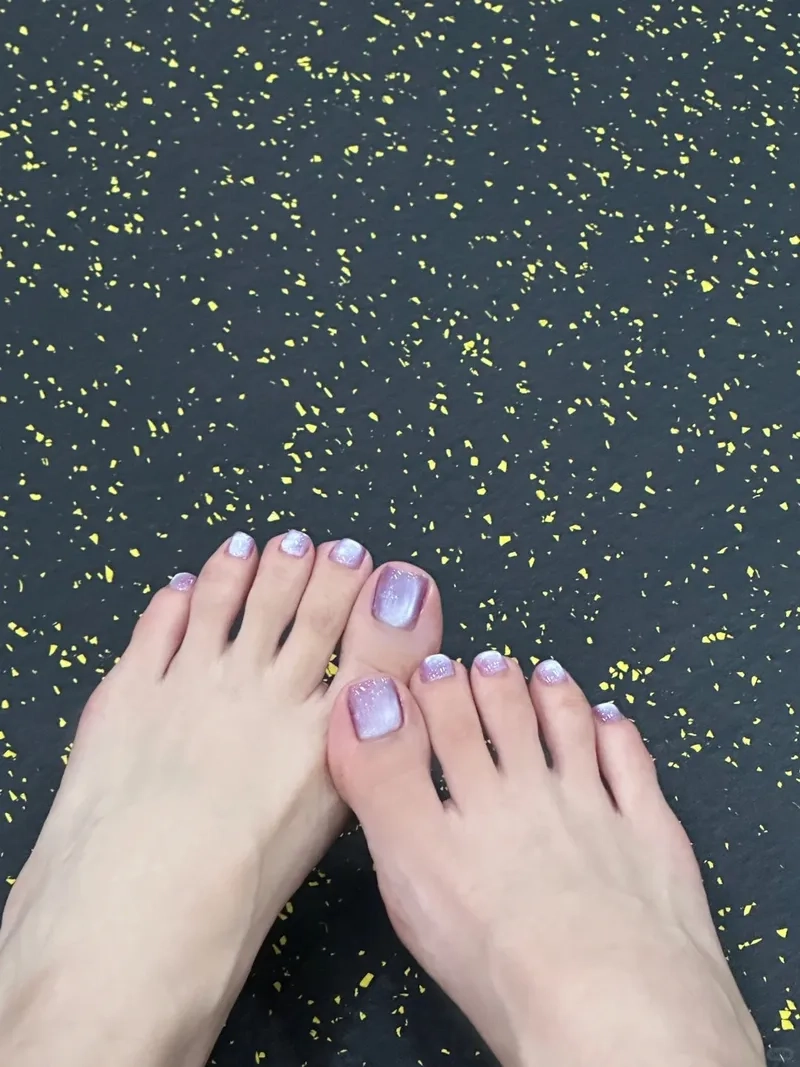 Sắc nét và bền màu nhờ móng chân gel đẹp