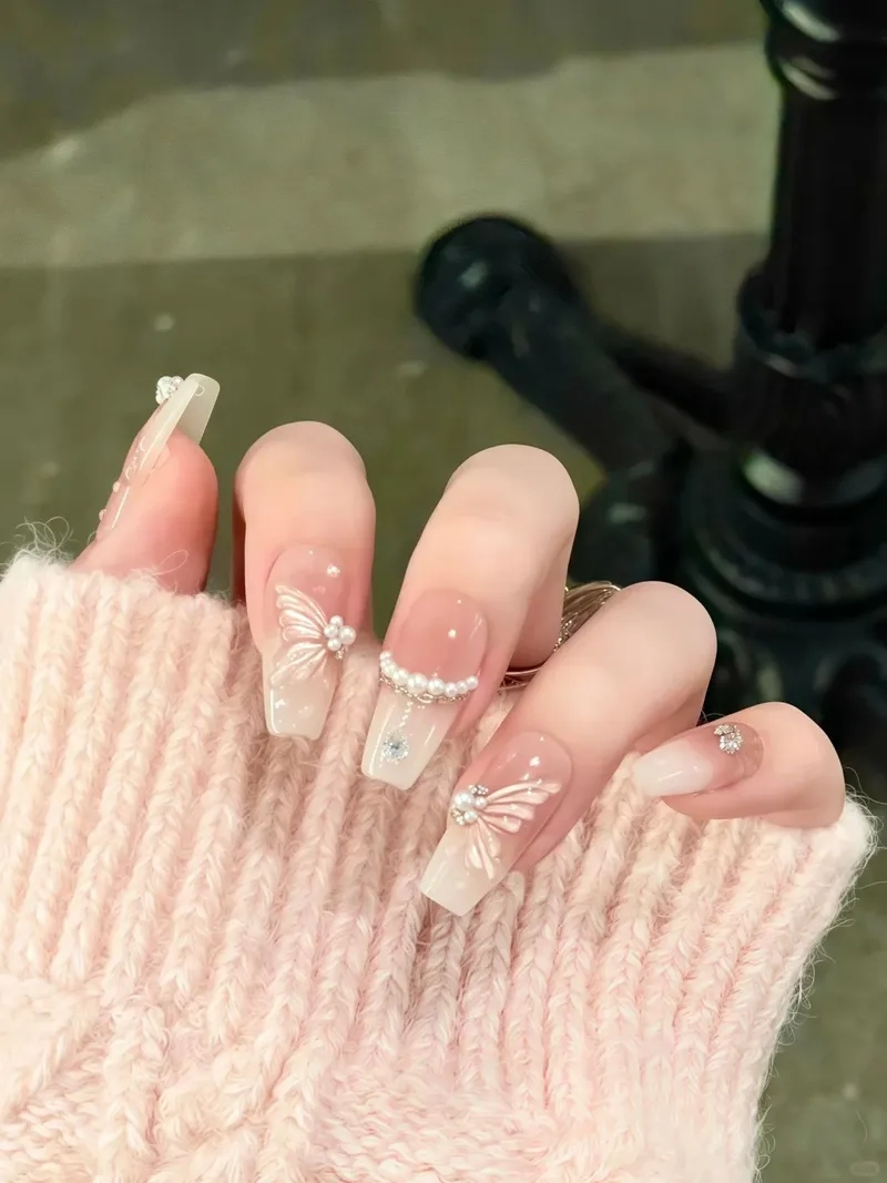 Khám phá đa dạng với các mẫu móng tay dài đẹp tuyệt vời