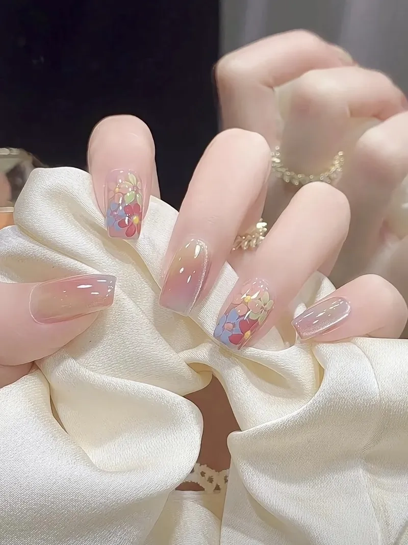 Tinh tế với mẫu nail móng dài phù hợp mọi dịp