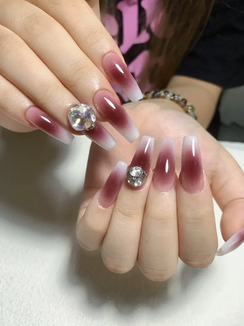 Sành điệu và cá tính với nail móng dài
