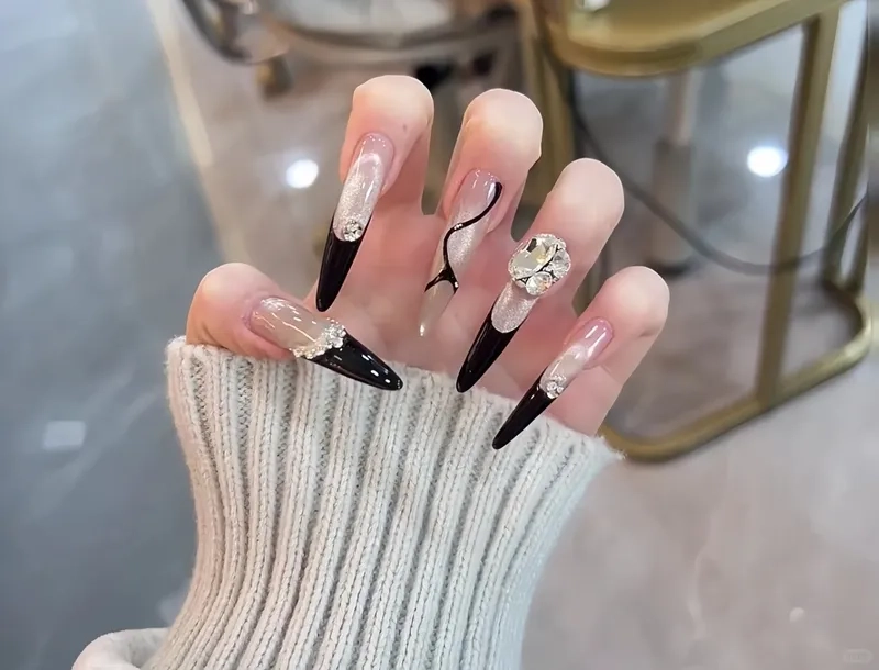 Sự lựa chọn hoàn hảo cho bạn là nail tay đính đá đơn giản
