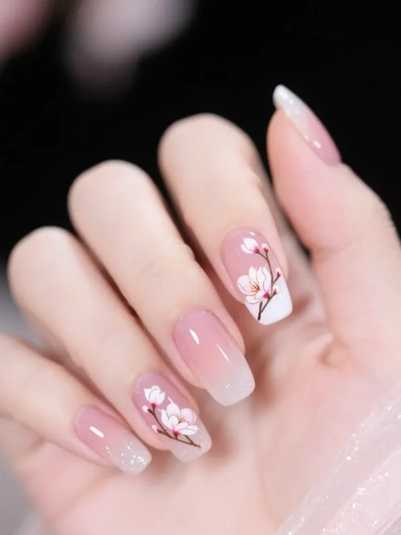 Nét mềm mại qua móng tay đắp hoa bột tinh tế