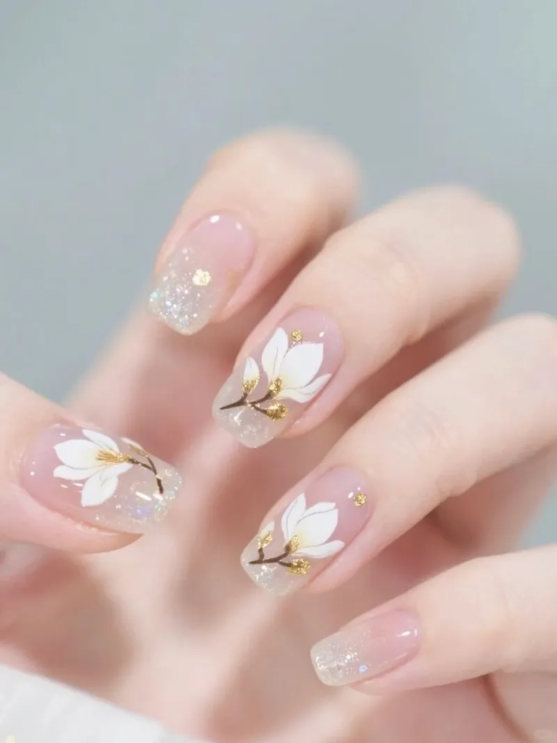 Xinh xắn với móng đắp hoa độc đáo và đẹp mắt