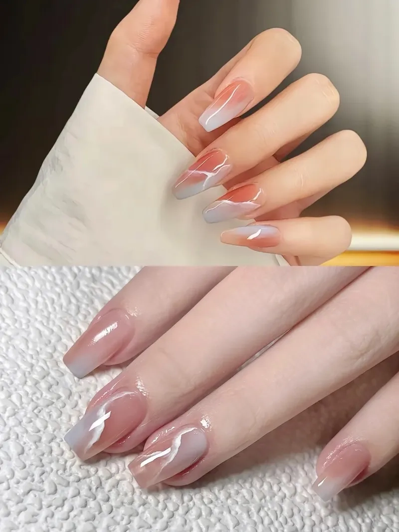 Tỏa sáng từng chi tiết với móng tay loang màu