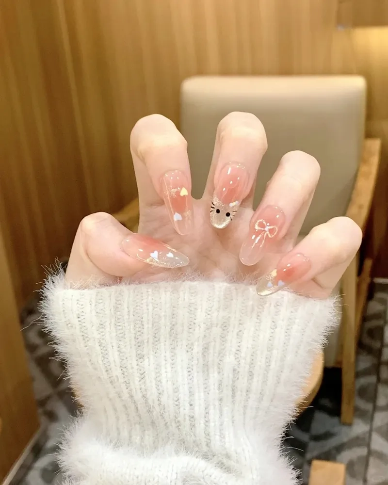 Tinh tế và nữ tính với móng tay hồng thạch dịu dàng