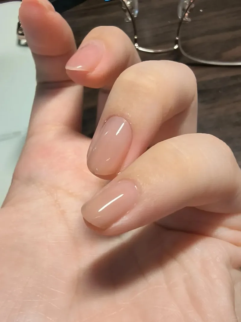 Đơn giản nhưng cuốn hút với mẫu nail màu nude đẹp