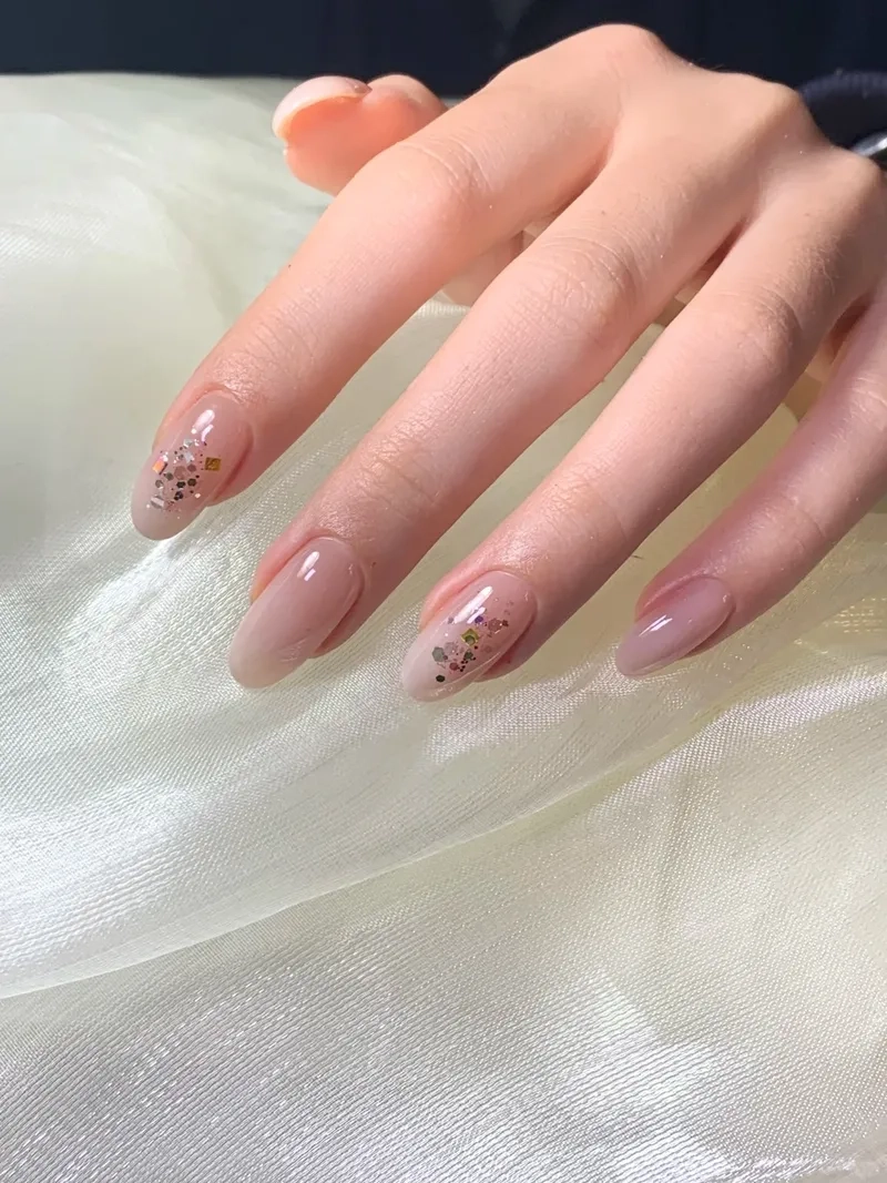 Đơn giản nhưng cực cuốn hút với nail đẹp nude