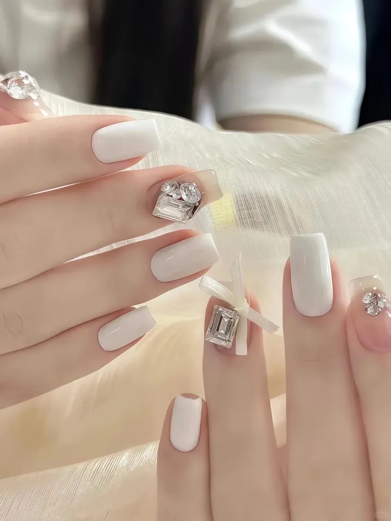 Bí quyết chăm sóc để có móng tay vuông đẹp như ý muốn