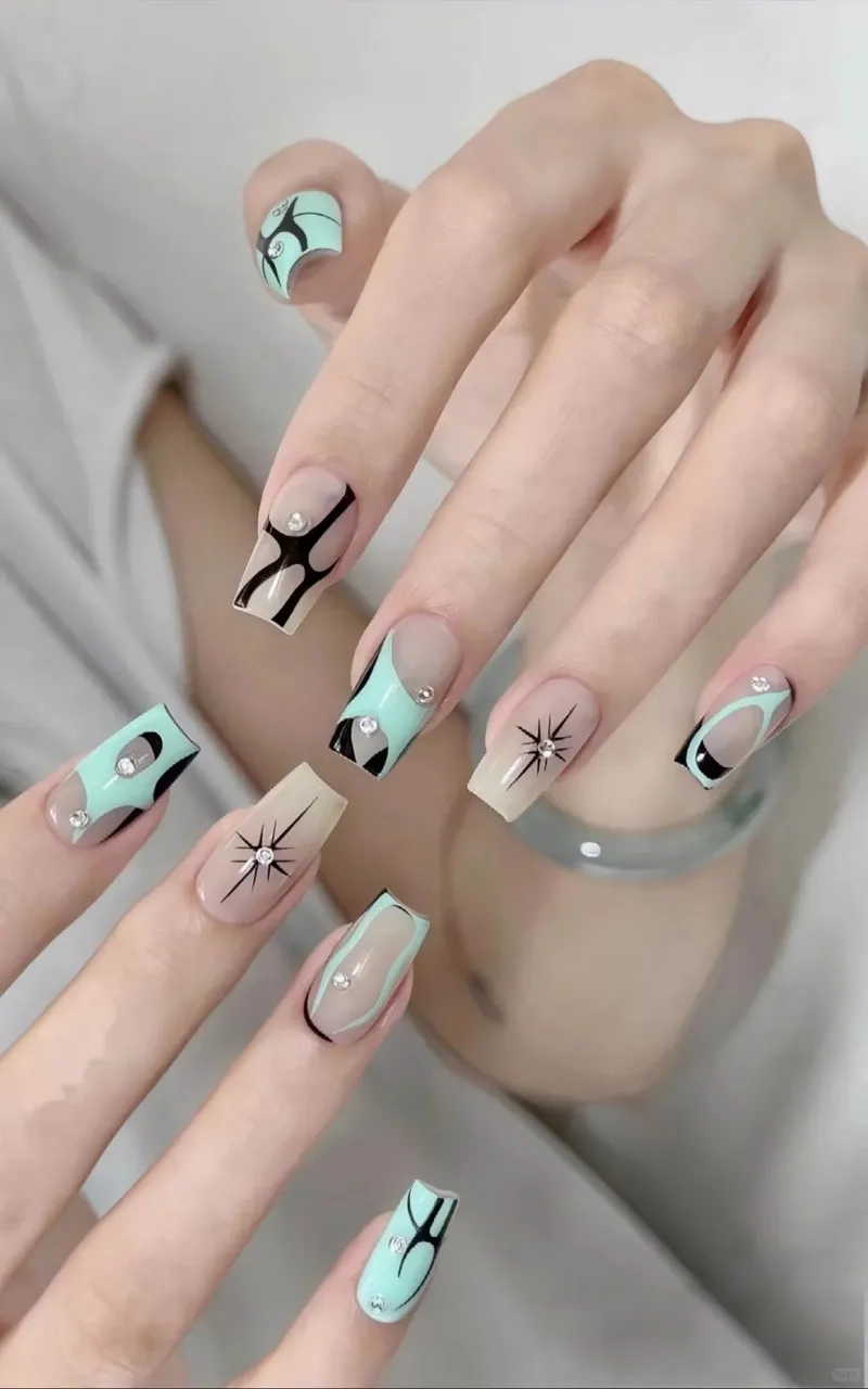 Đơn giản và tinh tế cùng các mẫu móng tay vuông đẹp dễ thực hiện