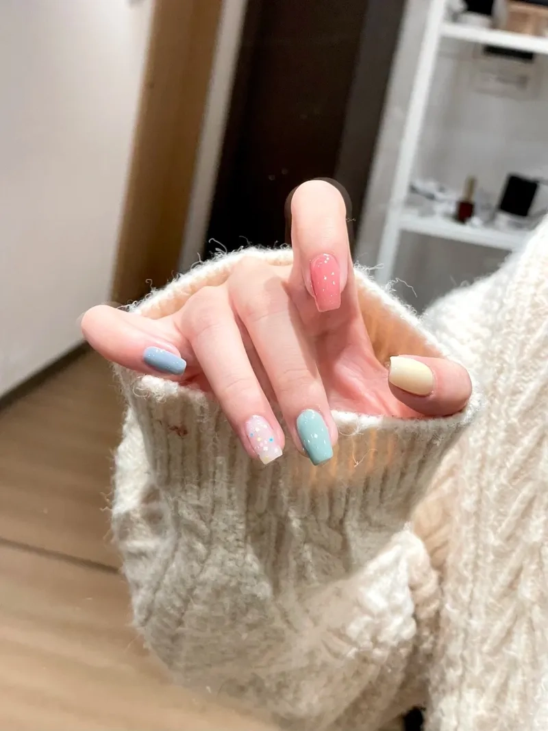 Đổi mới phong cách với những mẫu nail cho móng vuông cực chất