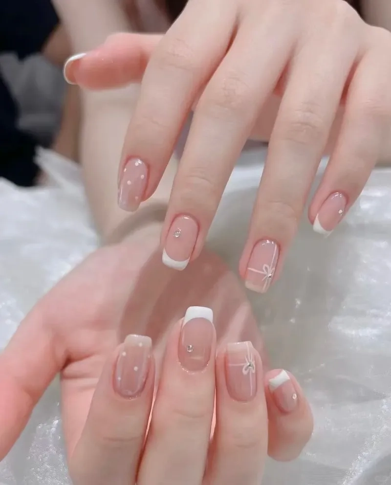 Cùng ngắm nhìn sự kết hợp tinh tế trong mẫu nail móng tay vuông hot nhất