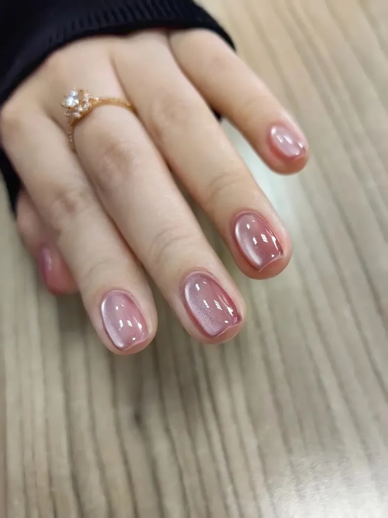 Màu sơn gel móng tay đẹp khiến bạn tỏa sáng mọi lúc mọi nơi