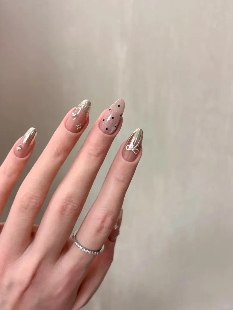 Nghệ thuật độc đáo với vẽ gel nổi tráng gương ấn tượng