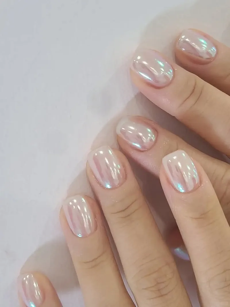 Tinh tế hơn với mẫu móng tráng gương đẹp lấp lánh