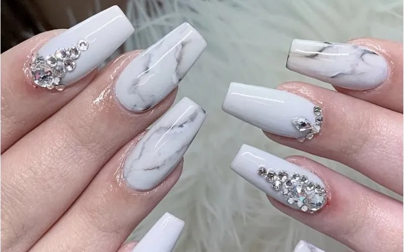 Mẫu nail vân đá chuẩn gu nàng yêu phong cách