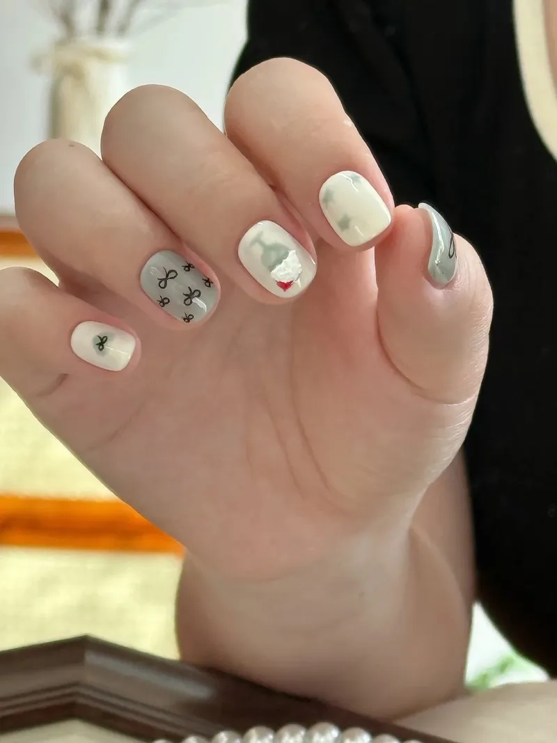 Khám phá vẻ đẹp hiện đại với móng vuông ngắn