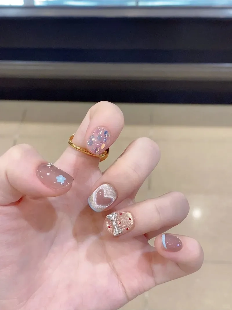 Yêu ngay từ cái nhìn đầu tiên với mẫu móng vuông đẹp