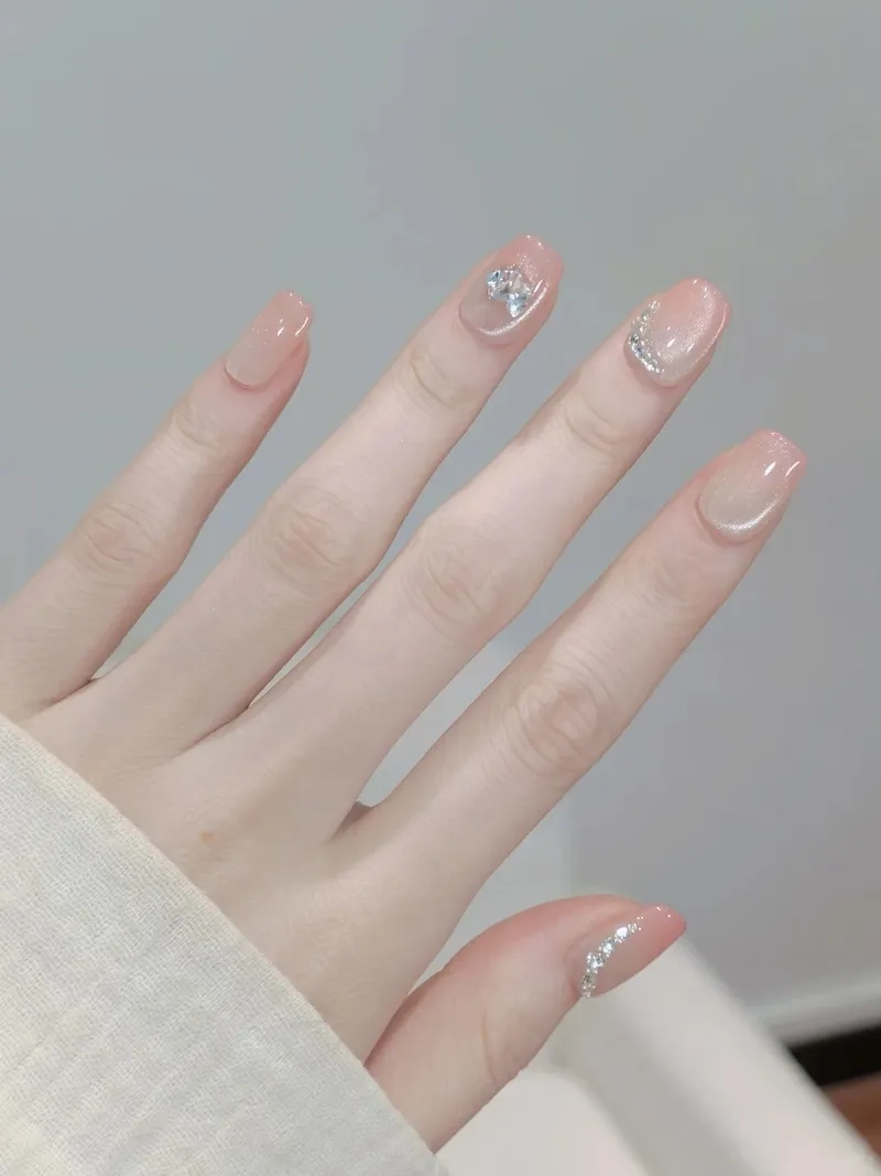 Gợi ý mẫu nail vuông đẹp phù hợp mọi phong cách