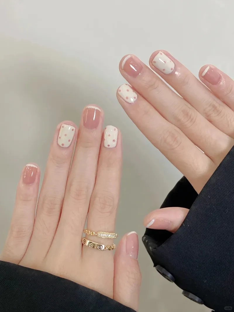 Gợi ý nhanh móng tay form vuông cho ngày mới rực rỡ