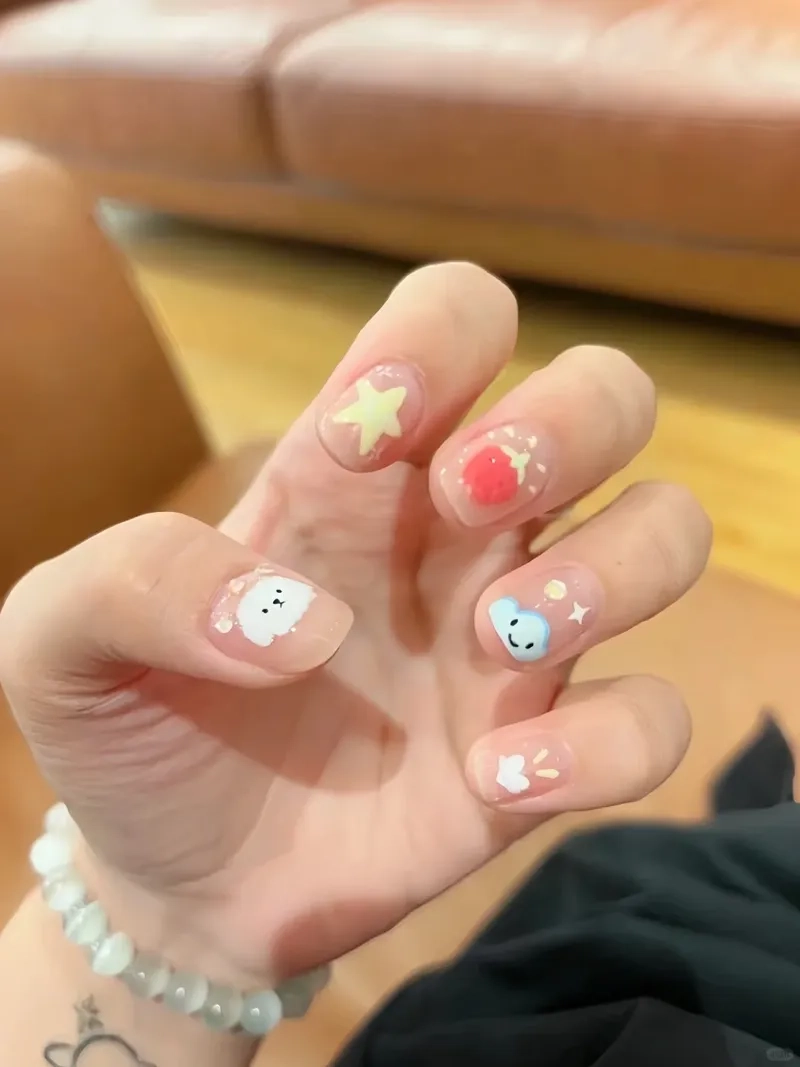 Đắm chìm với mẫu nail đẹp móng vuông nhẹ nhàng