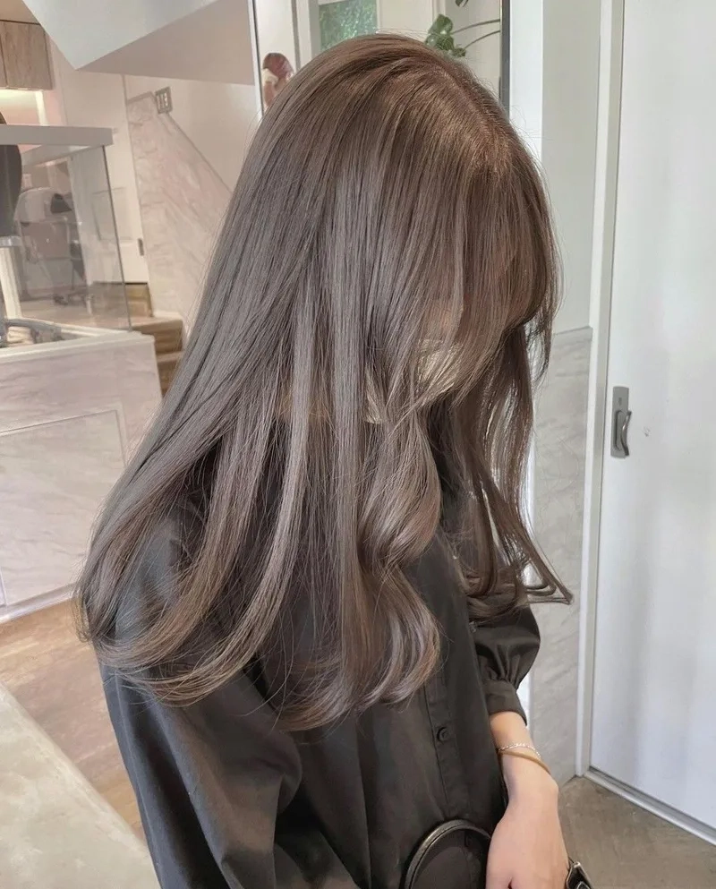 Nâu ánh rêu tạo phong cách độc đáo và thời trang