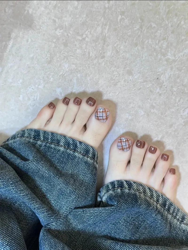 Tự tin diện mọi trang phục với mẫu làm móng chân đẹp ấn tượng