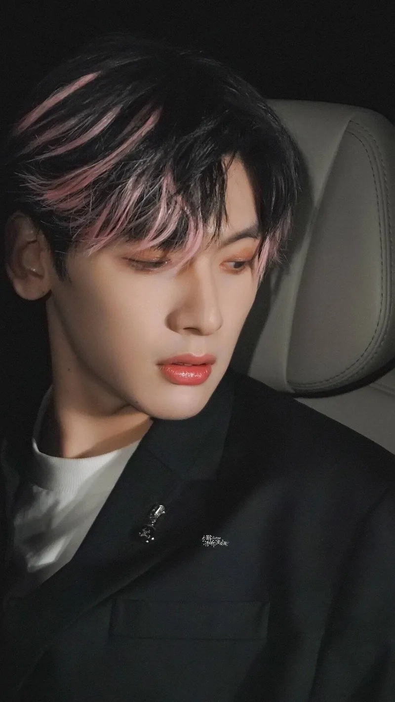 Mạnh mẽ và cá tính với kiểu móc line tóc nam cực ngầu