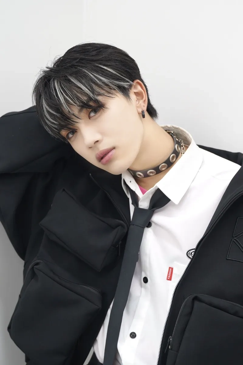 Sành điệu hơn với kiểu tóc highlight nam nổi bật giữa đám đông