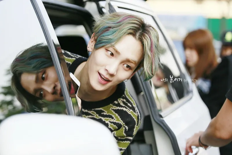 Phong cách hoàn hảo cùng kiểu tóc nam nhuộm light dẫn đầu xu hướng