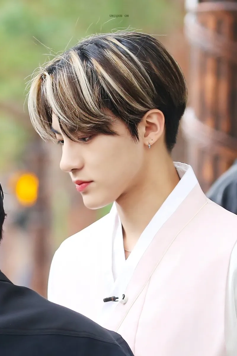 Thử ngay kiểu tóc mới với tóc nhuộm highlight nam đầy sáng tạo