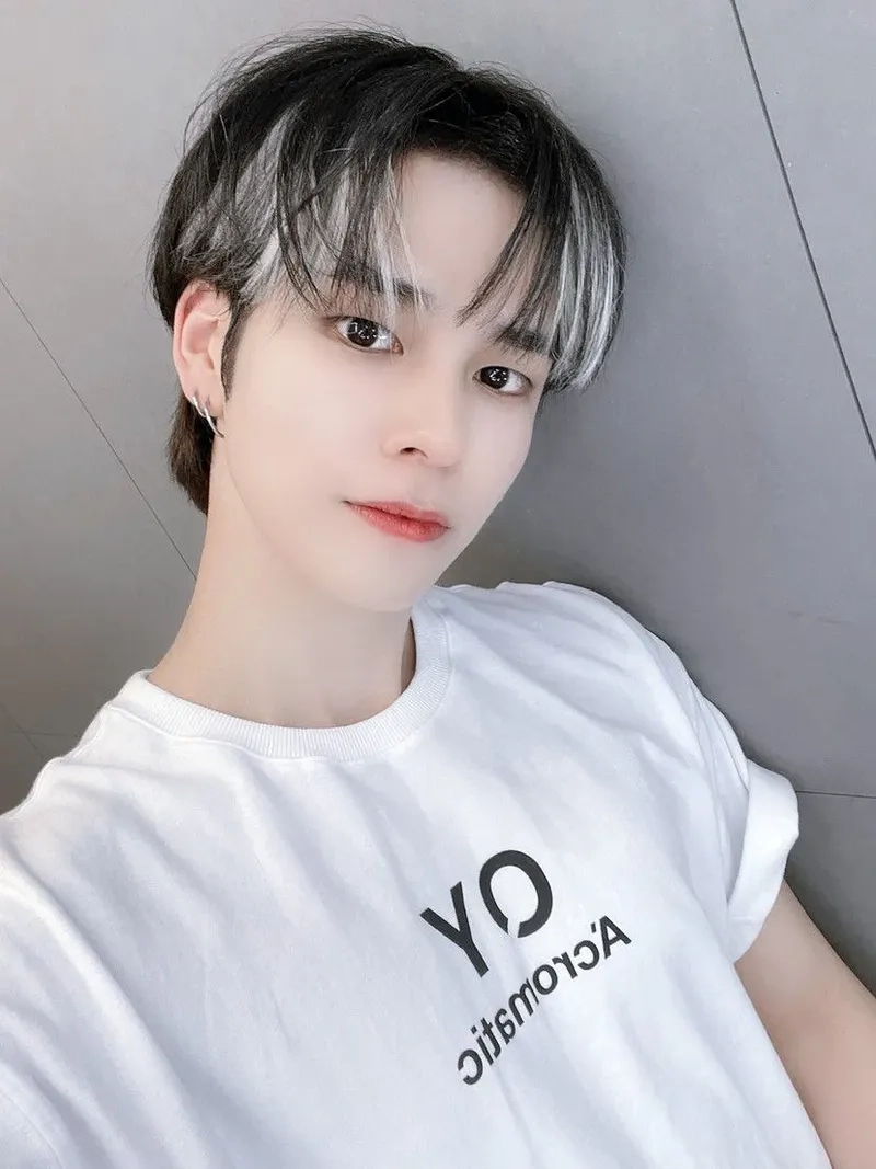 Sành điệu và nổi bật với kiểu tóc nam gẩy light trắng thời thượng